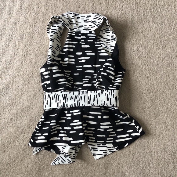 Anthropologie Brand Black and White Top with belt sash, Size Small - Picture 4 of 6